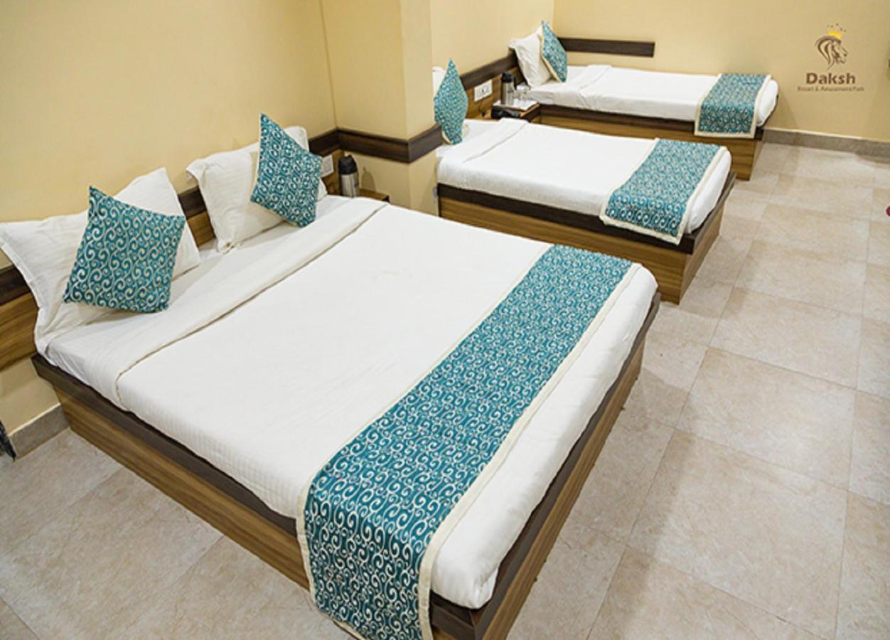 Hotel Somnath Daksh Exterior photo
